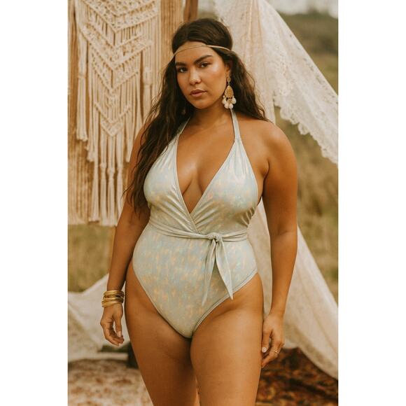 Fashion Nova Holographic Plunge One Piece Swimsuit Bodysuit Festival Sz Medium - Picture 1 of 10
